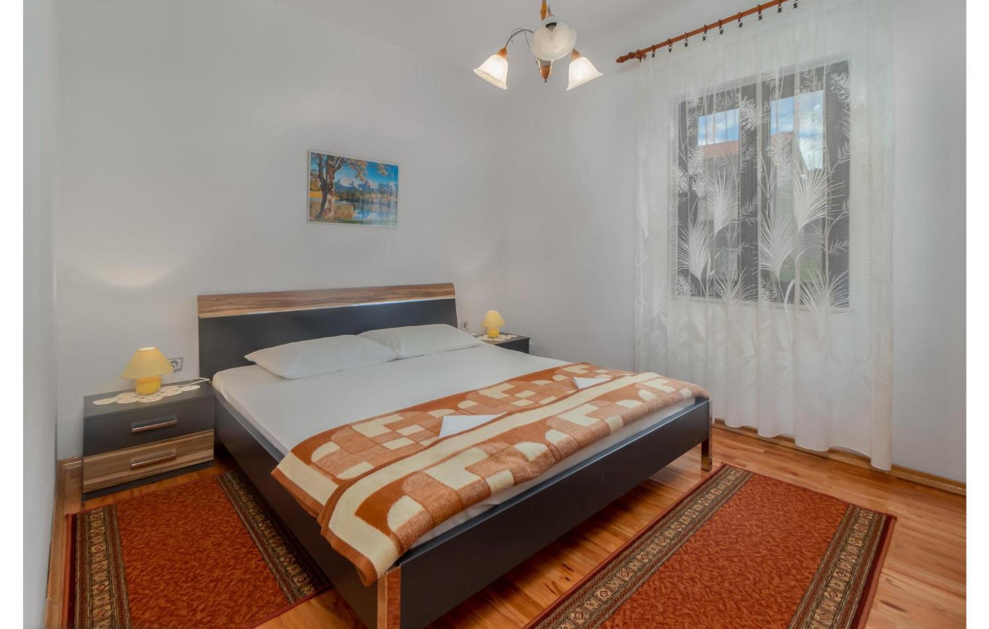 3 Bedroom Awesome Apartment In Novi Vinodolski Kültér fotó