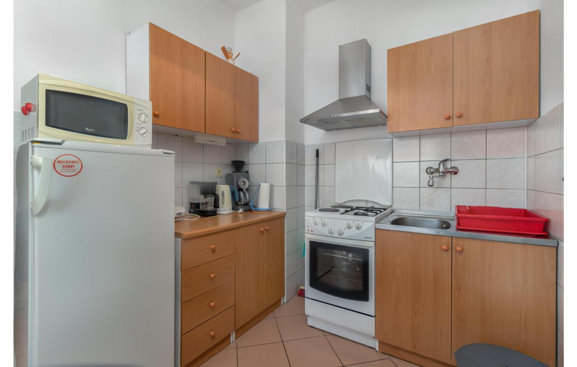 3 Bedroom Awesome Apartment In Novi Vinodolski Kültér fotó